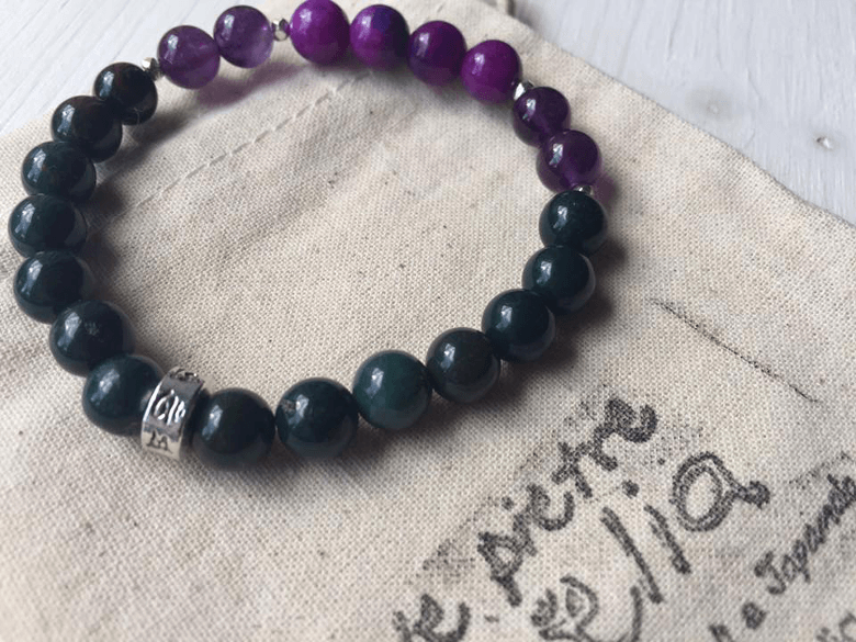 JAPAMALA da polso Eliotropio - Sugilite - Ametista 8mm - mantra OM mani padme hum